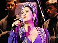 Cantora Fortuna se apresenta em Itu