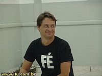 Um menino