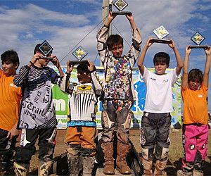 Piloto mirim de motocross ganha destaque correndo por Itu