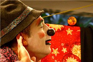 Domingo é dia de teatro infantil