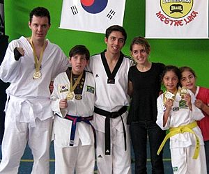 Itu conquista quatro medalhas de ouro no Torneio Paulista de Taekwondo