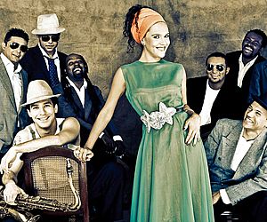 Grupo Sandália de Prata se apresenta em Itu no Plaza Shopping