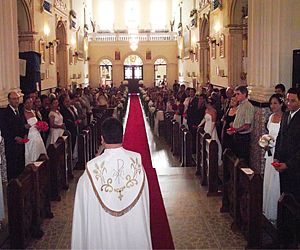 Porto Feliz tem o primeiro casamento comunitário na igreja