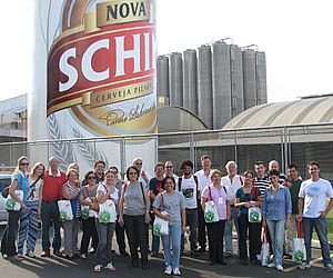 Empresários associados da PRÓTUR visitam fábrica de cerveja em Itu