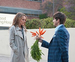 Natalie Portman e Ashton Kutcher estão em "Sexo Sem Compromisso"