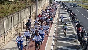 Passeio na ciclovia de Salto reúne cerca de 200 ciclistas