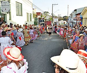 Grupo da Melhor Idade realiza festa junina