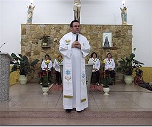 Padre Carlos Alexandre celebra missa votiva em Porto Feliz