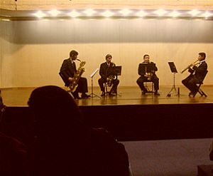 JF Quarteto de Sax rouba a cena em breve apresentação no Temec