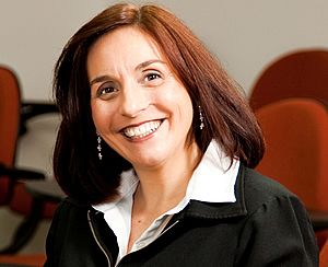Francisca Paris: na repetência escolar, quem deve ser reprovado?