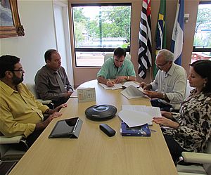 Prefeito de Salto assina novos convênios para o município
