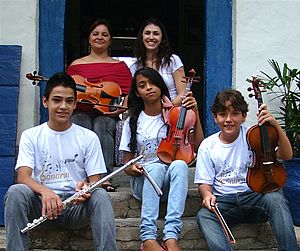 Instituto Sonorum recebe doações de instrumentos do "Rock in Rio"
