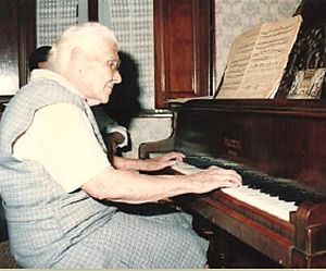 Biblioteca da pianista Anna Escobar é doada ao Museu da Música 