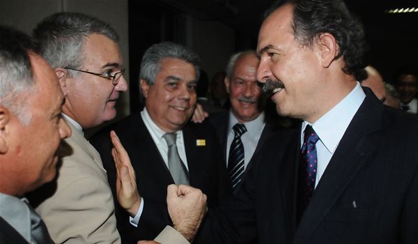 Maffei participa de posses de ministros em Brasília