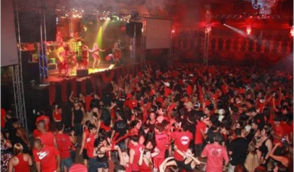 Tradicional baile Vermelho & Preto chega à 33ª edição 
