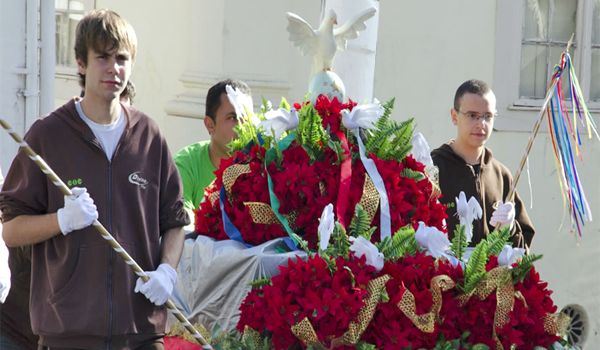 Tradicional Desfile do Divino acontece neste sábado