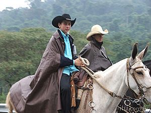 Associação dos Romeiros promove cavalgada com destino ao Varejão