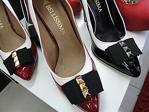 Bellíssima Calçados comercializa sapatos pelo Facebook