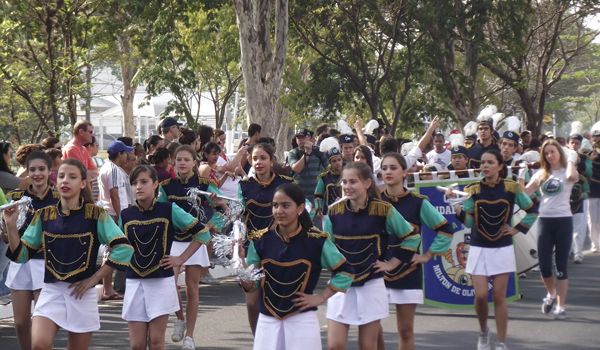 Desfile de 7 de Setembro reúne milhares de pessoas em Itu