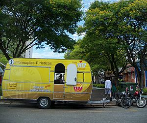Trailer da PRÓTUR realiza atendimento de turistas no Road Shopping