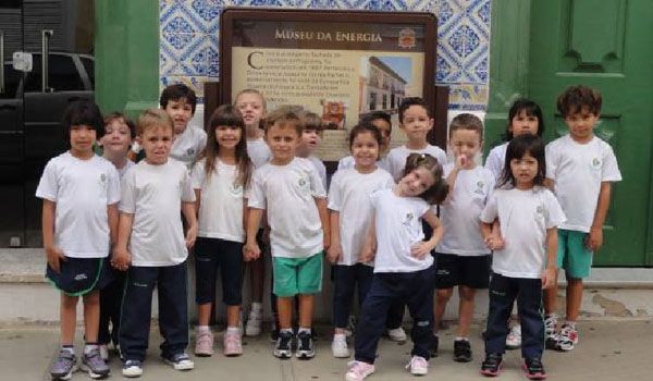 Alunos do Colégio Lumen conhecem centro histórico de Itu