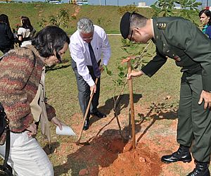 Plantio de ipês amarelos homenageia 140 anos da Convenção de Itu