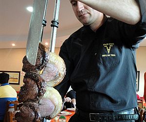 Restaurante Bife de Tira faz promoção especial para mulheres