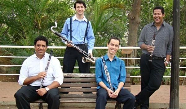 Quarteto de clarinetas "Torcendo o Dedo" se apresenta em Salto