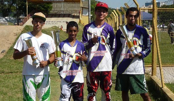 Ciclistas ituanos vencem etapa da Copa Sorocaba de Bicicross