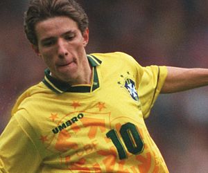 Novo nome e a estreia de Juninho Paulista