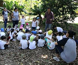 Alunos da Escola Vagalume visitam Chácara do Rosário
