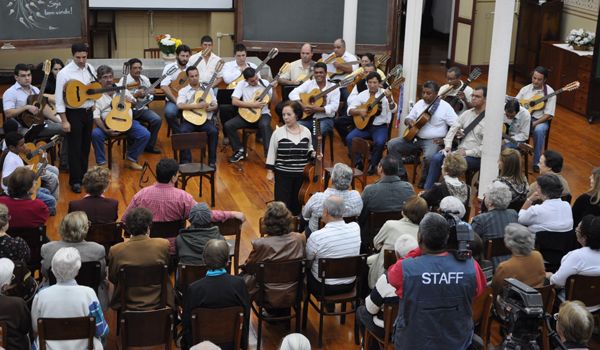 Orquestra de Viola participa da 24ª Semana Madre Theodora