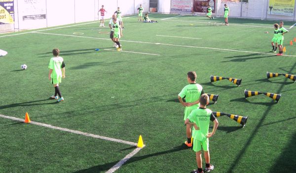 Arena Soccer Ball promove colônia de férias