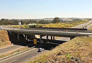 Obras desviam trânsito na Rodovia Castello Branco