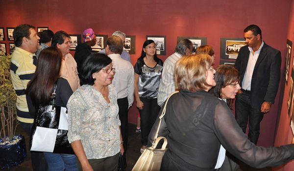 Exposição de fotos antigas na Casa da Cultura retrata Porto Feliz