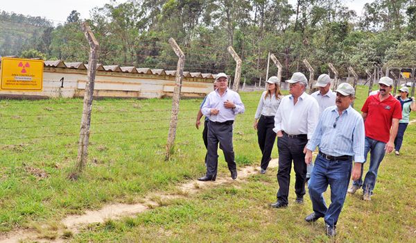 Material radioativo do Botuxim começa a ser retirado em novembro