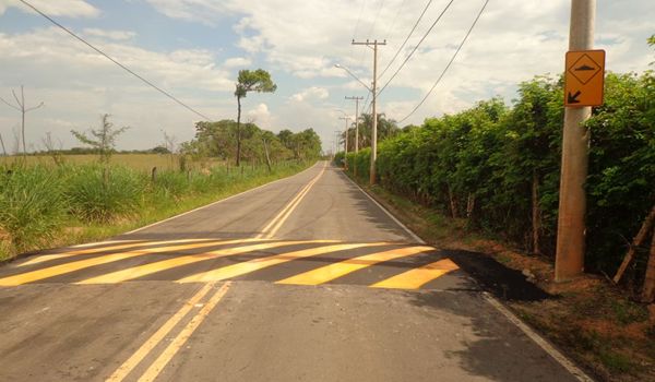 Estrada Santa Inês recebe redutores de velocidade