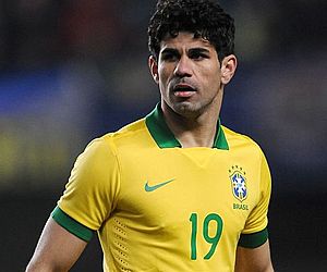 Diego Costa vira as costas para a amarelinha