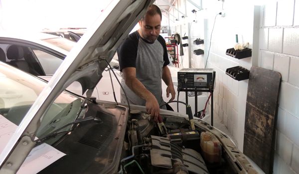 Evite problemas na sua viagem de férias fazendo a revisão automotiva