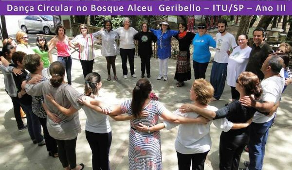 Bosque Alceu Geribello tem Danças Circulares toda semana