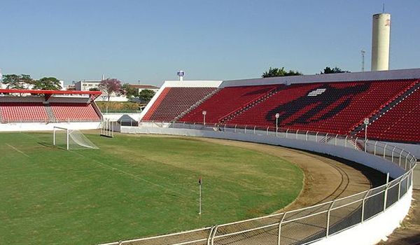 Estádio Novelli Júnior é liberado para apenas 8 mil torcedores