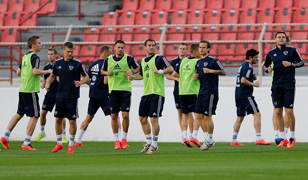 Seleção russa chega a Itu e já faz primeiro treino físico