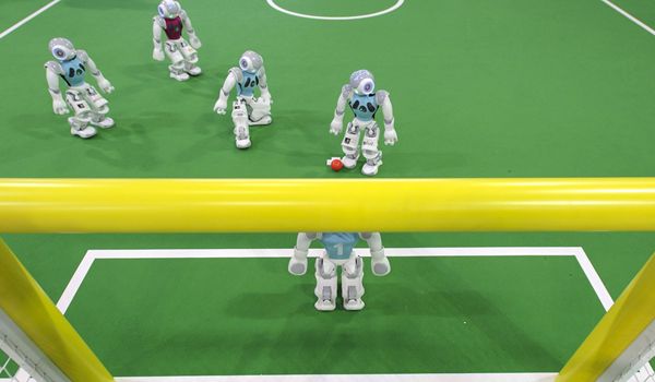 Seleção brasileira de robôs humanoides promete a taça da RoboCup