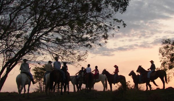 Chácara do Rosário promove nova edição da Cavalgada do Pôr do Sol 