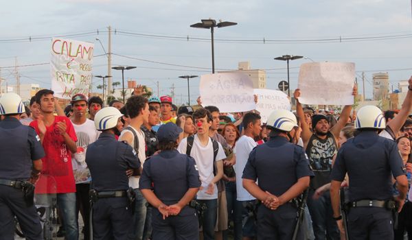 Nova manifestação contra a falta d'água em Itu ocorre na prefeitura