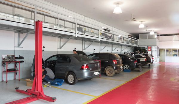 Viaje tranquilo! Faça a revisão do carro na Auto Elétrica Rizzi