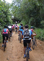 Pedalada das Meninas comemorou o dia Internacional das Mulheres com muita aventura