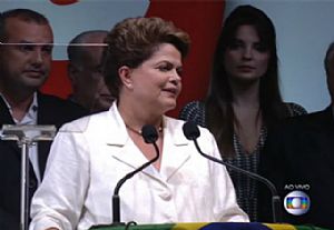 Globo transmite protesto contra a própria emissora