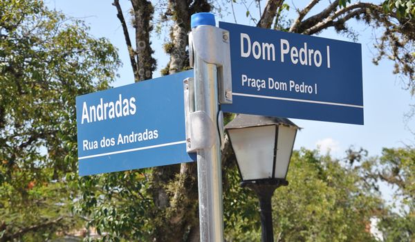 Placas de identificação de ruas são substituídas em Itu