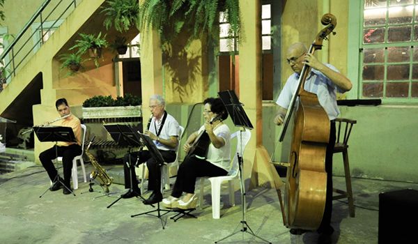 Seresta homenageia compositor do primeiro samba gravado no Brasil